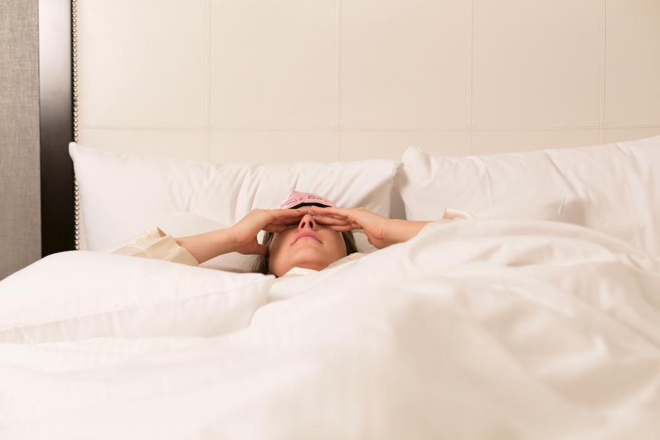 Douleurs cervicales : quel oreiller orthopédique pour bien dormir